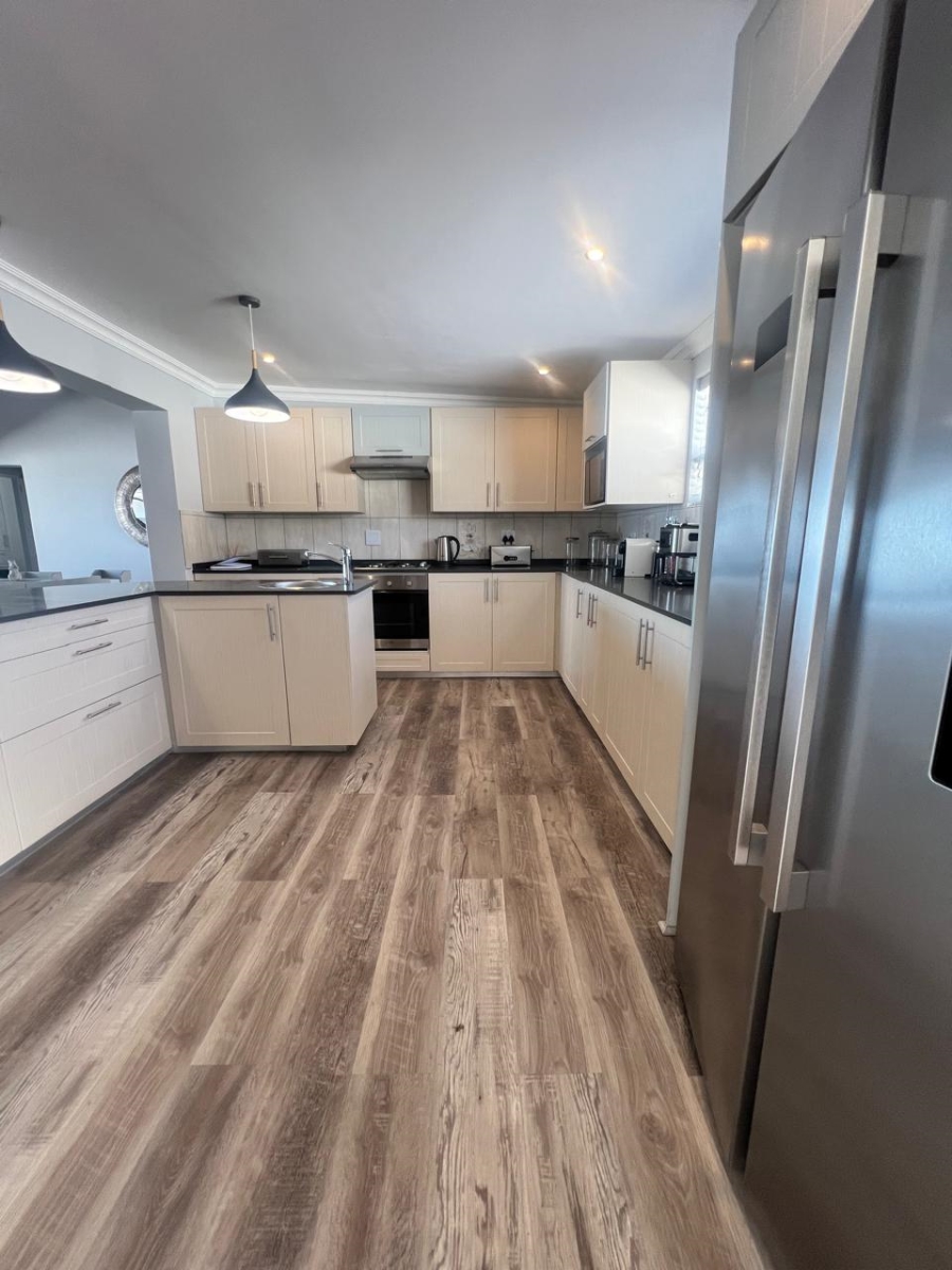 4 Bedroom Property for Sale in Da Gama Bay Western Cape